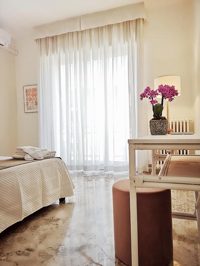 So Fine - Apulian Flats Apartment Bari Bagian luar foto