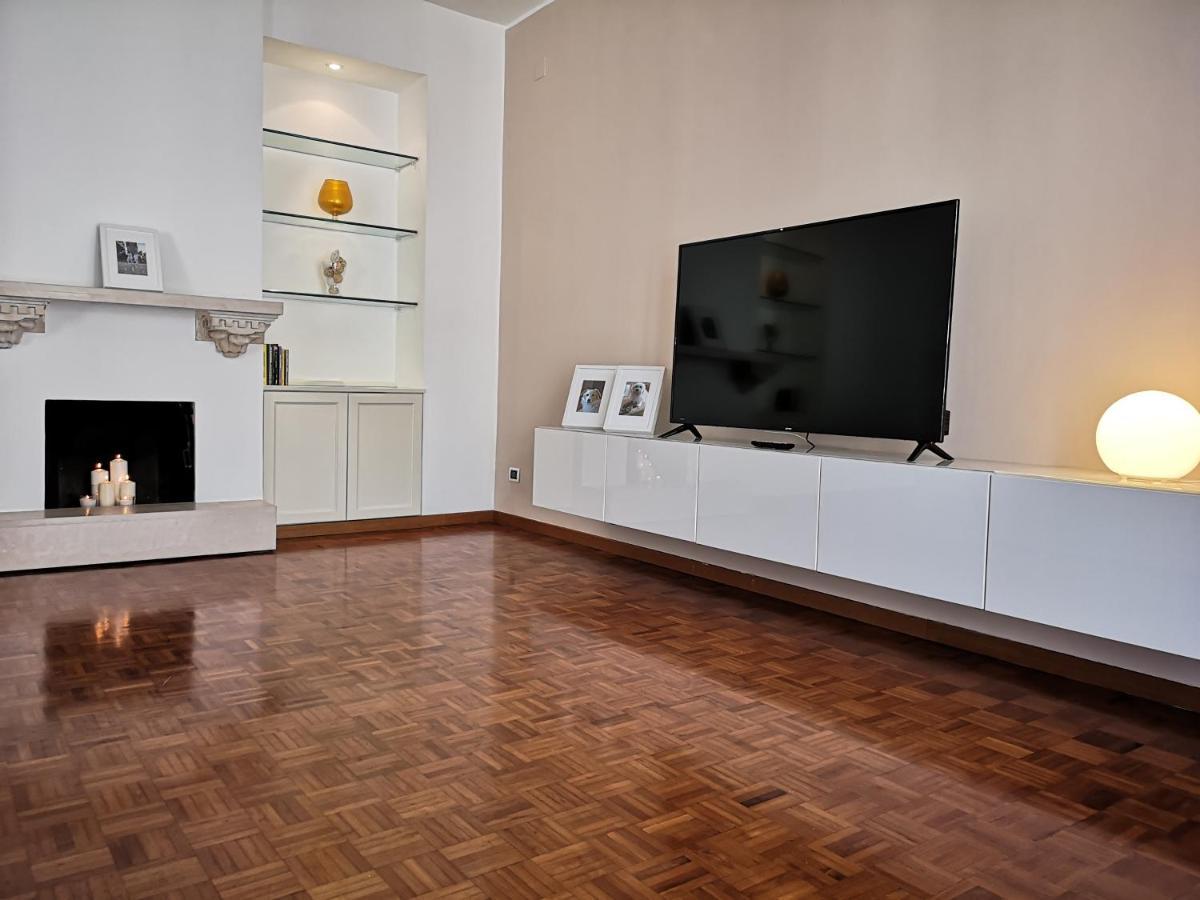 So Fine - Apulian Flats Apartment Bari Bagian luar foto