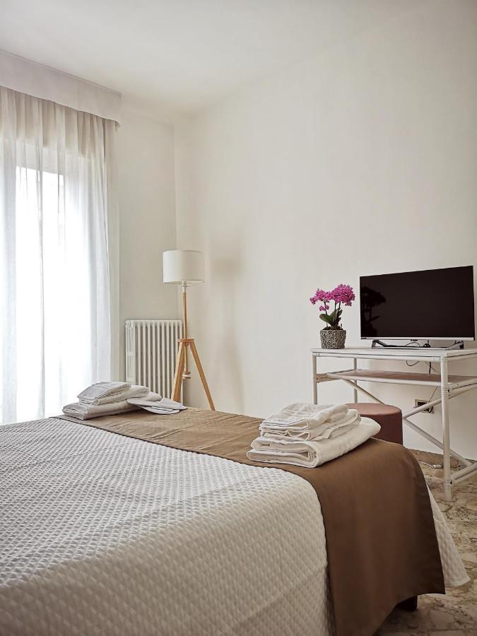 So Fine - Apulian Flats Apartment Bari Bagian luar foto